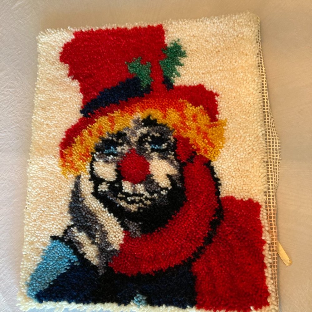 CLOWN Vintage Latch Hook, Tapestry - Kitschy Fun Clown Art, Clown Latch Hook